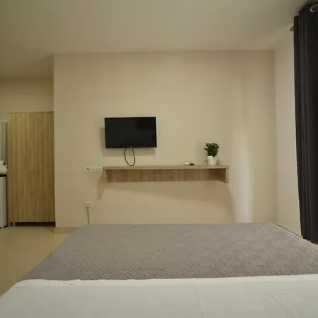 ホテル Lungomare Rooms By Oslo *