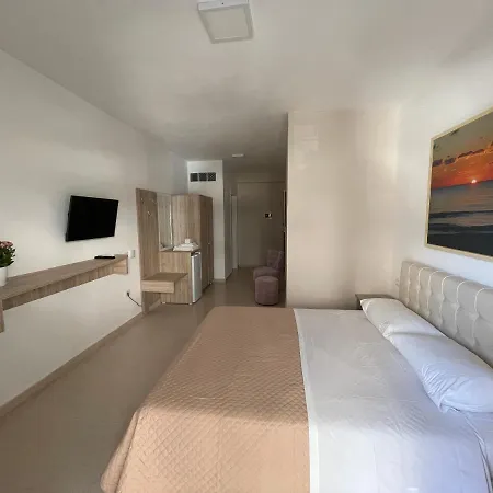 Lungomare Rooms By Oslo ホテル Vlorë